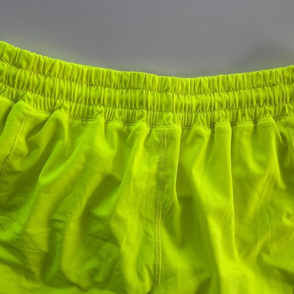 Lululemon Hotty Hot Low-Rise Lined Short 4", in High Level, Size 8 - Picture 5 of 6